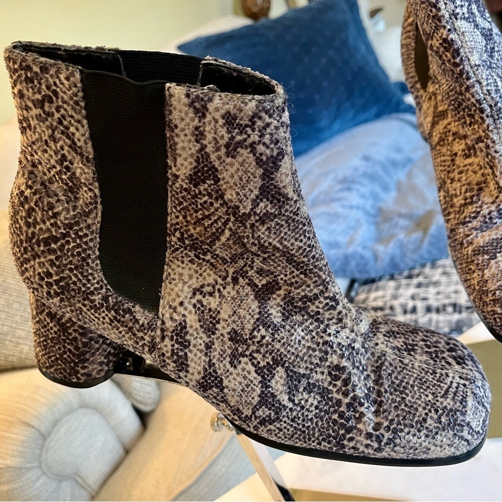 CHINESE LAUNDRY Faux Snakeskin Ankle Boots Women's Size 9 - Picture 12 of 14